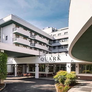 Quark 4*, Milán Itálie