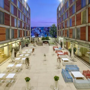 Doubletree By Hilton Hotel Milán
